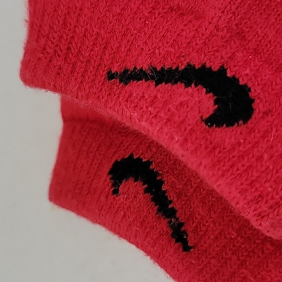 SOF SOLE & NIKE   WOMENS SOCKS , 6 PAIRS TOTAL! - Picture 3 of 4